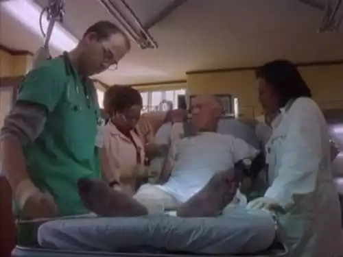 ER: Plantão Médico S1E12