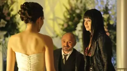 Lost Girl S2E18