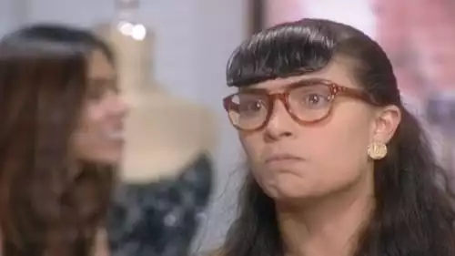 Betty, a Feia S1E215