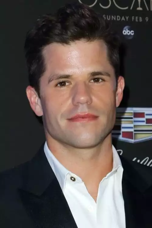 Charlie Carver