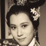 白茵
