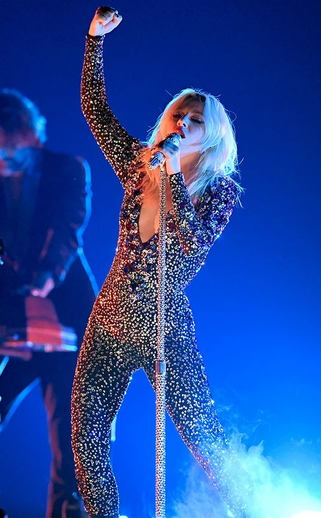 A Profunda Performance de Lady Gaga em ‘Shallow’ e Seu Impacto Cultural
