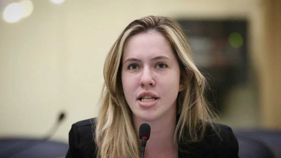 Adultização na Internet: Os Riscos das Redes Sociais para Crianças e Adolescentes