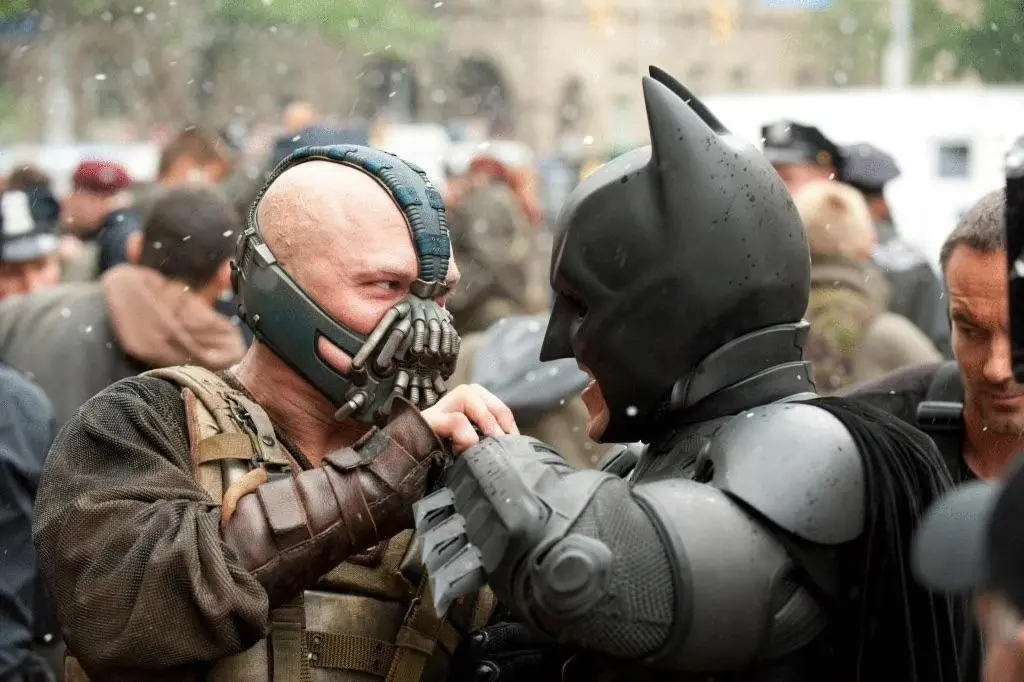 A Destruição do Cavaleiro das Trevas: Batman vs Bane em Foco