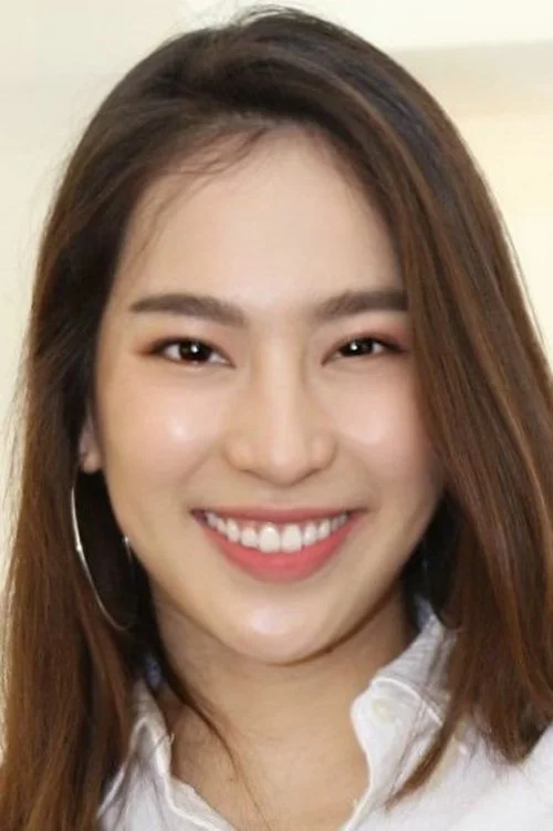 อภิชญา พานิชตระกูล